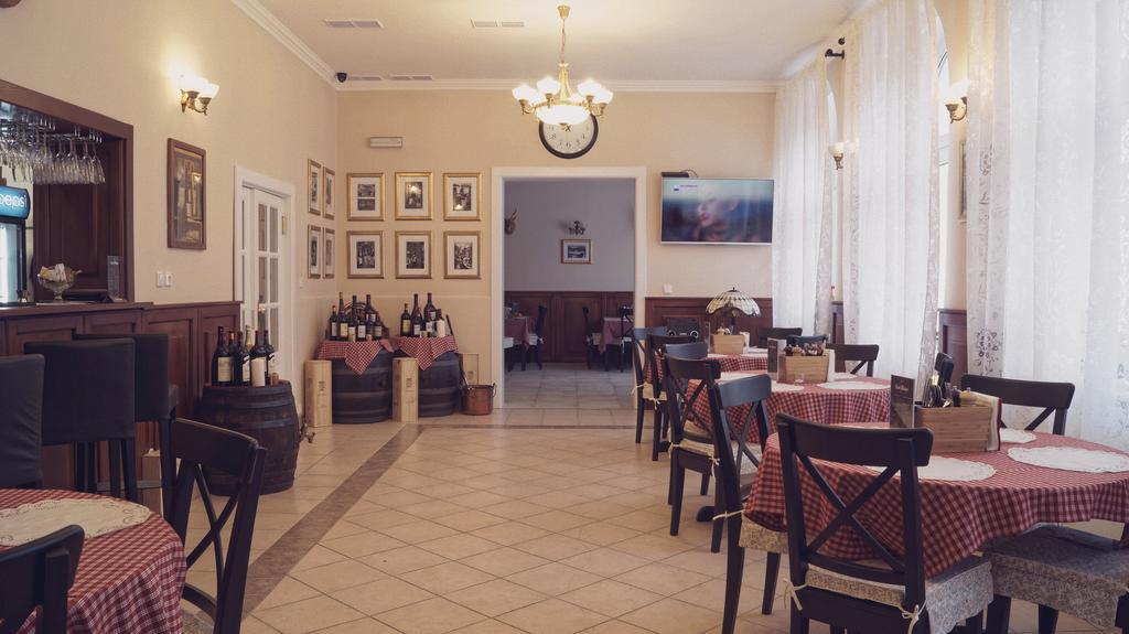 Hotel St.Michael Karlovy Vary Bagian luar foto