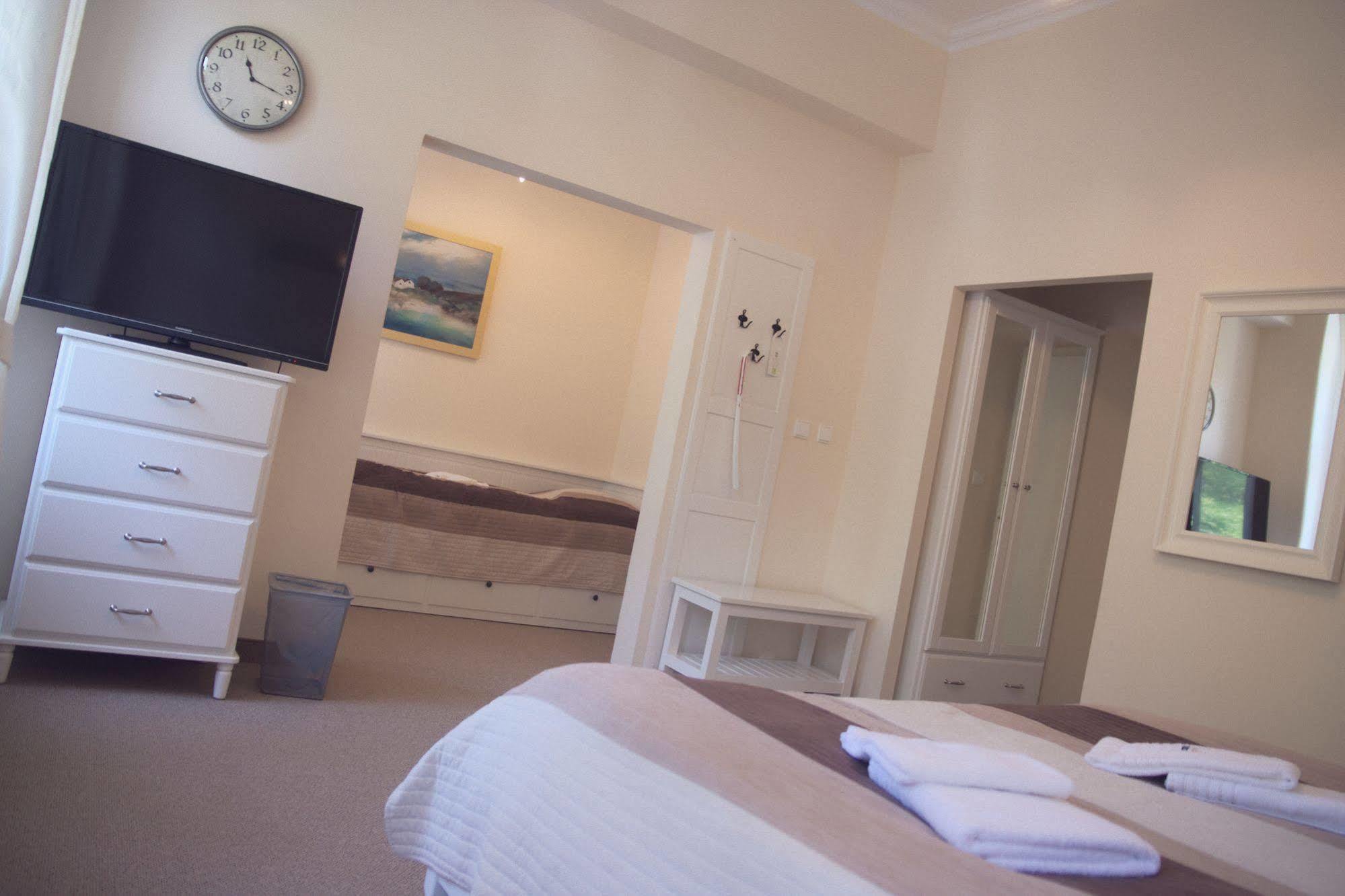 Hotel St.Michael Karlovy Vary Bagian luar foto
