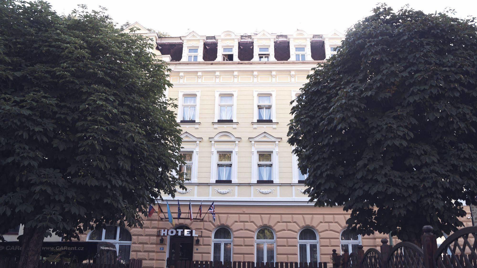 Hotel St.Michael Karlovy Vary Bagian luar foto